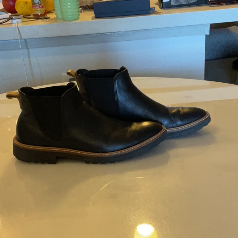 ECCO short black boots size 37